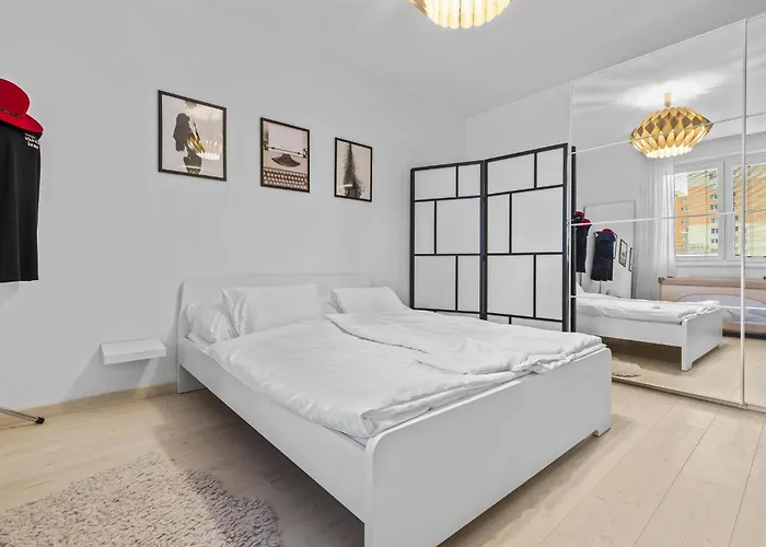 Ah Bosakova Elegant * Bratislava