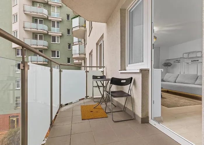 Ah Bosakova Elegant Bratislava